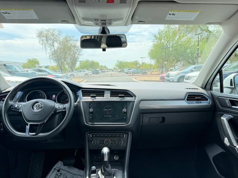 Used 2020 Volkswagen Tiguan SE w/ Panoramic Sunroof Package FWD image 20