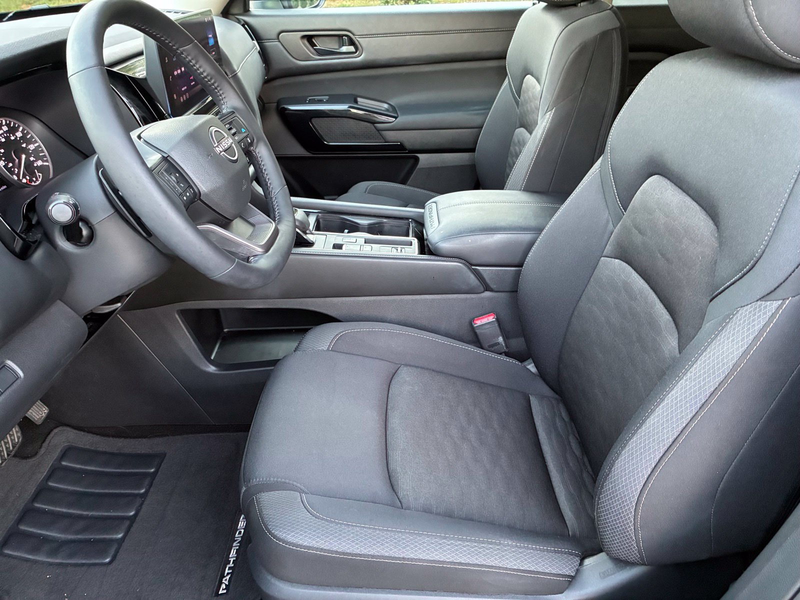 Used 2026 Nissan Pathfinder SV FWD image 13