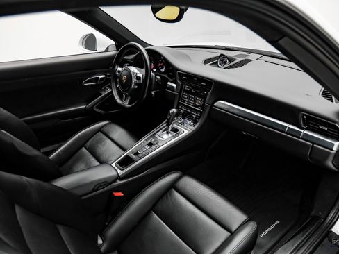 Used 2015 Porsche 911 Carrera image 40