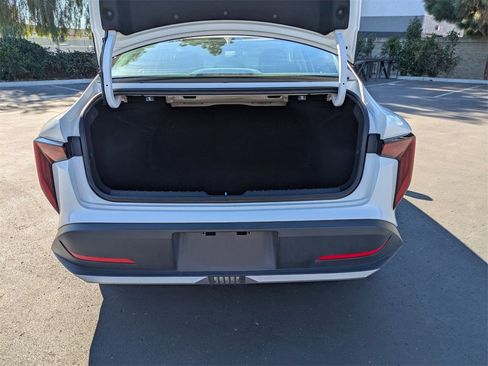 Used 2025 Kia K4 LXS image 30