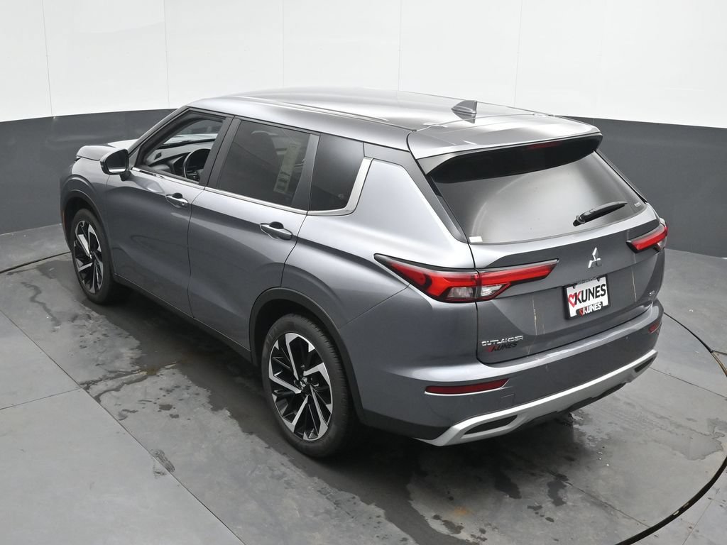 Used 2024 Mitsubishi Outlander SE AWD/4WD image 41