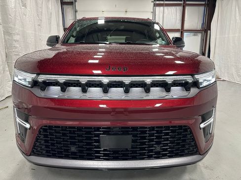 Used 2026 Jeep Grand Wagoneer Limited w/ Premium Group II AWD/4WD image 2