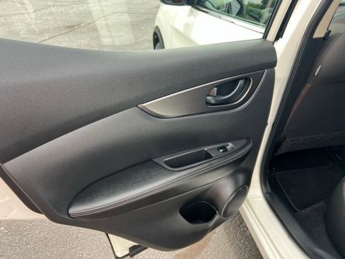 Used 2018 Nissan Rogue Sport S w/ S Appearance Package AWD/4WD image 8