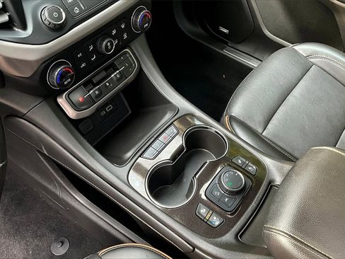 Used 2021 GMC Acadia AT4 w/ Technology Package image 17