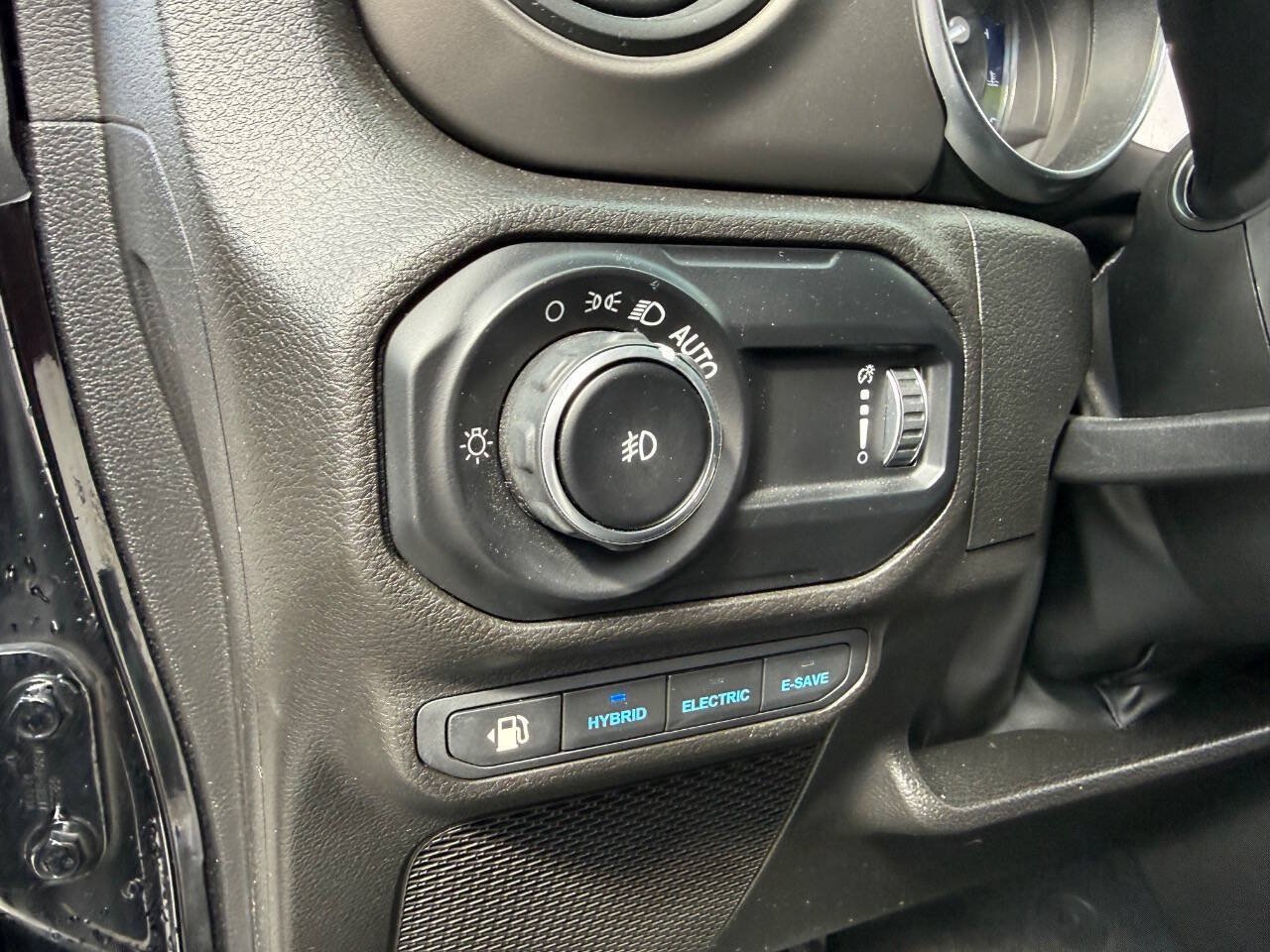 Used 2023 Jeep Wrangler Unlimited w/ Cold Weather Group AWD/4WD image 17