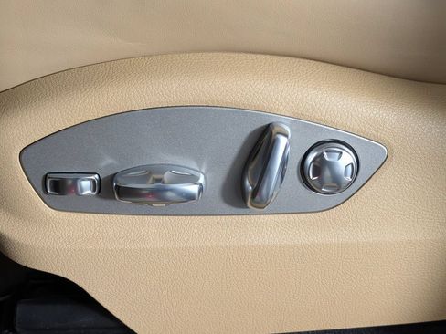 Certified 2026 Porsche Macan AWD/4WD image 29