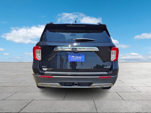 Certified 2023 Ford Explorer XLT w/ Equipment Group 202A AWD/4WD image 5