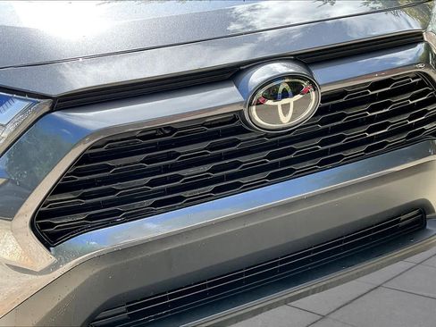 Used 2025 Toyota RAV4 XLE AWD/4WD image 45