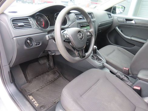 Used 2015 Volkswagen Jetta S FWD image 11