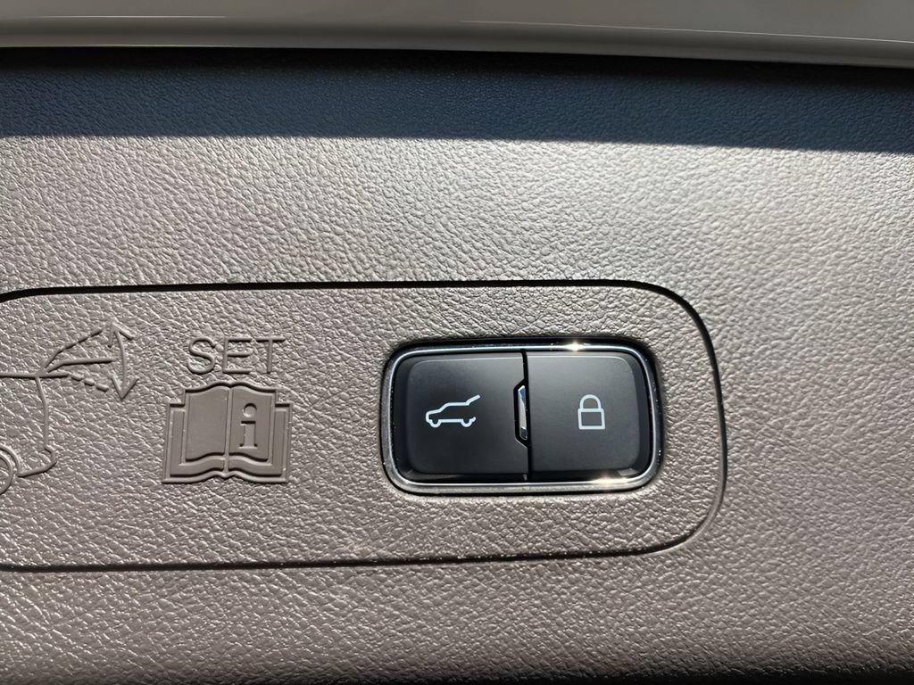 Used 2024 Lincoln Aviator Reserve w/ Equipment Group 201A AWD/4WD image 12