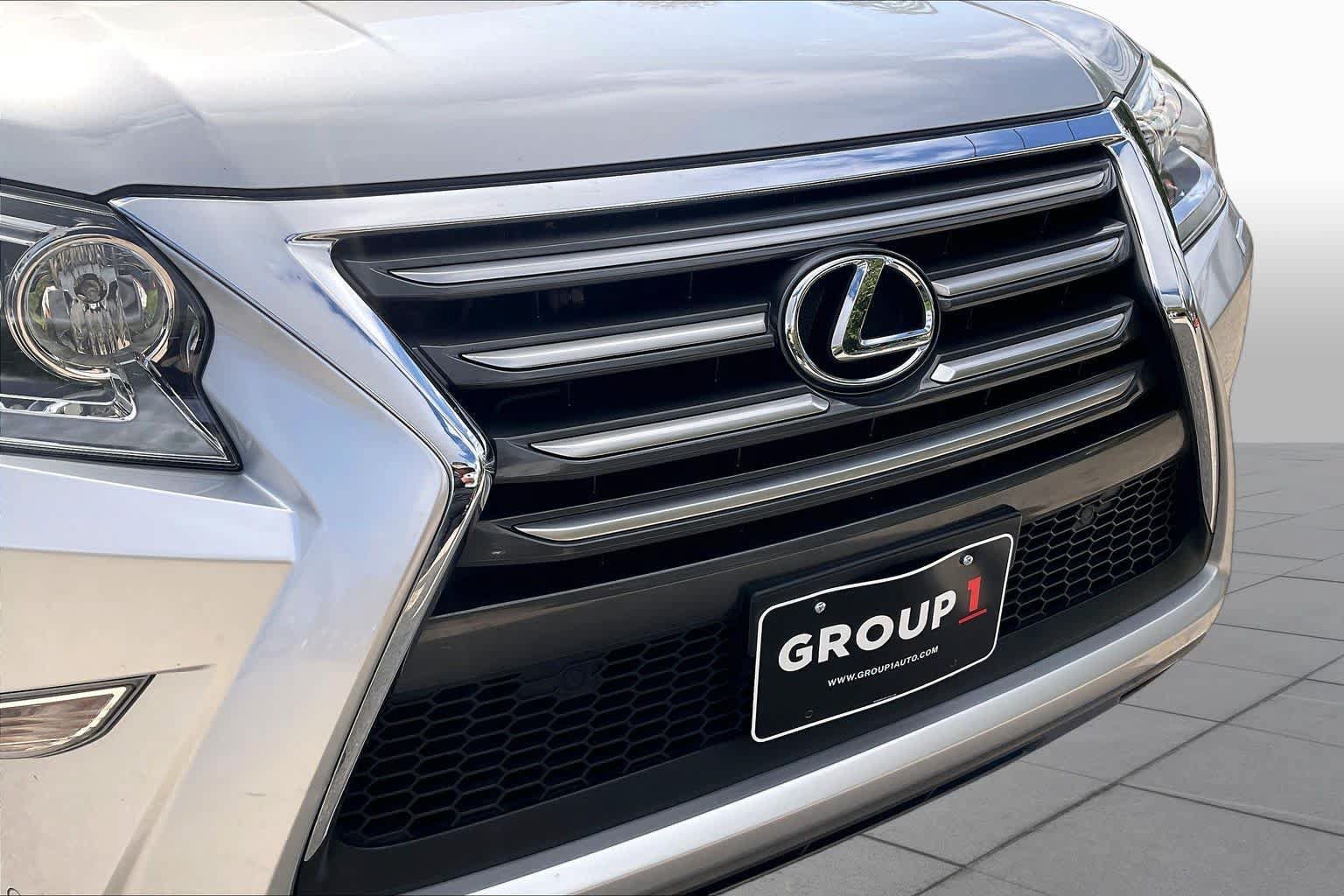 Used 2018 Lexus GX 460 Premium w/ Premium Package AWD/4WD image 29