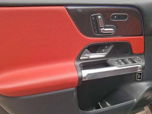 Certified 2023 Mercedes-Benz GLB 250 4MATIC image 9
