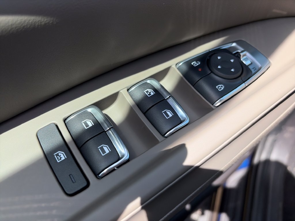 New 2026 Kia Carnival FWD image 16