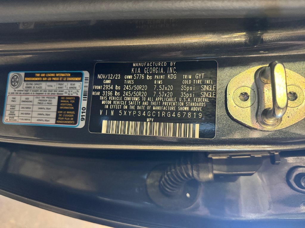 Certified 2024 Kia Telluride EX w/ EX Captain's Chair Package FWD image 31