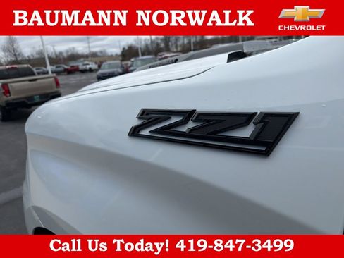 Used 2025 Chevrolet Silverado 1500 Custom Trail Boss w/ Turbomax Blackout Package AWD/4WD image 18