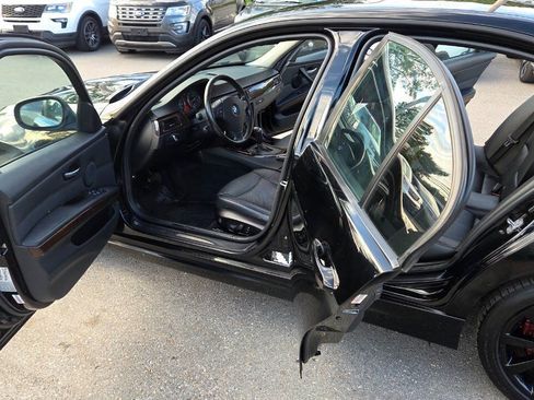 Used 2011 BMW 328i xDrive Sedan AWD/4WD image 27