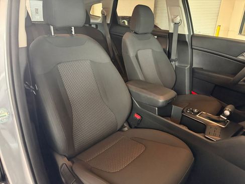 Used 2025 Kia Sportage LX image 31