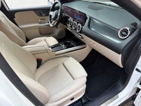 Used 2025 Mercedes-Benz GLA 250 4MATIC image 26