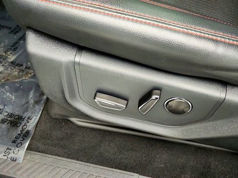 Used 2023 Ford Expedition Limited image 12