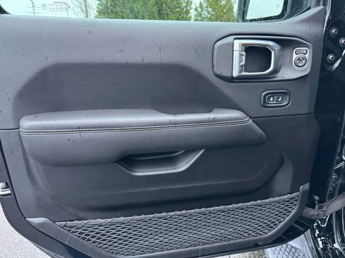 Used 2022 Jeep Wrangler Unlimited Sahara w/ Cold Weather Group image 42