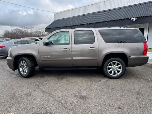 Used 2013 GMC Yukon XL SLT image 3