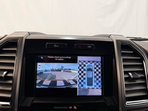 Used 2015 Ford F150 Platinum w/ Equipment Group 701A Luxury image 34