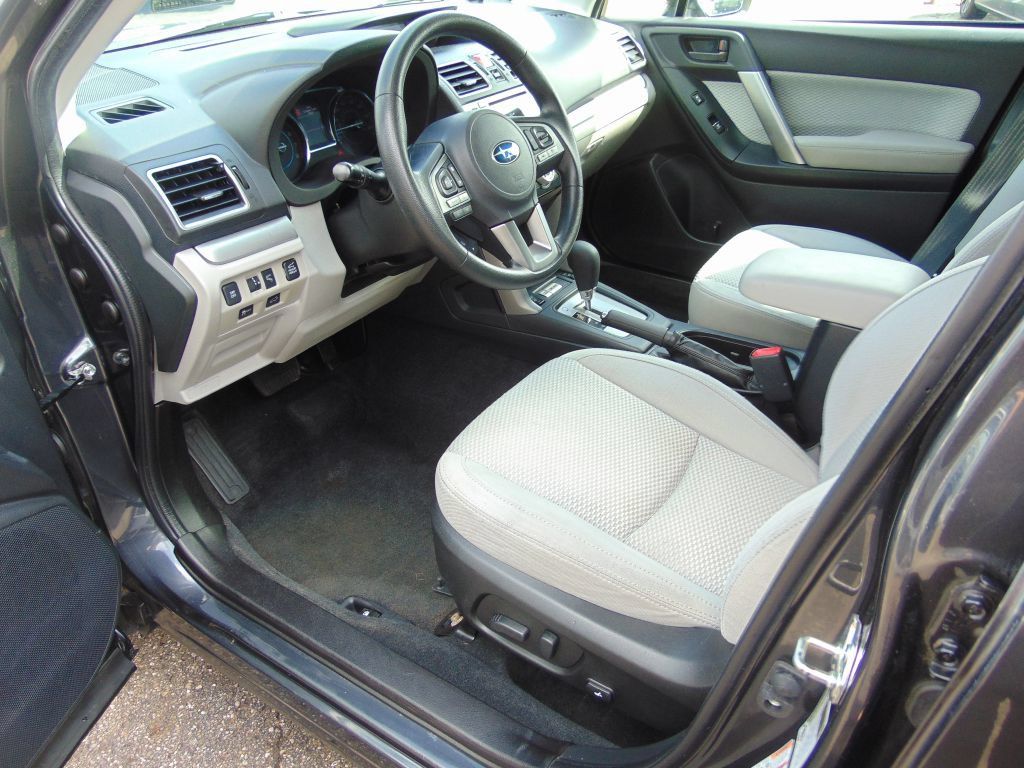 Used 2018 Subaru Forester 2.5i Premium AWD/4WD image 2