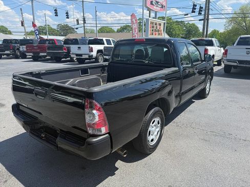 Used 2011 Toyota Tacoma 2WD Access Cab image 3