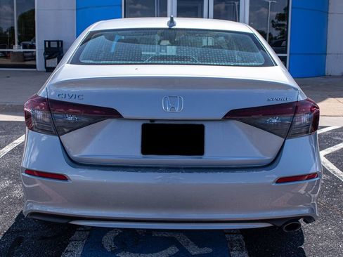 Used 2025 Honda Civic Sport image 5