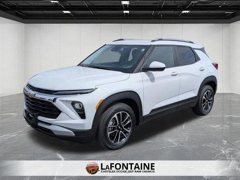 Used 2025 Chevrolet TrailBlazer LT FWD image 1