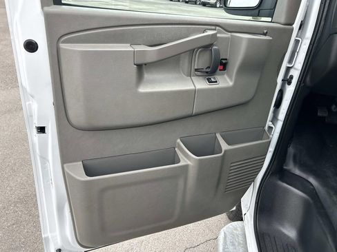 Used 2023 GMC Savana 2500 w/ Driver Convenience Package image 18