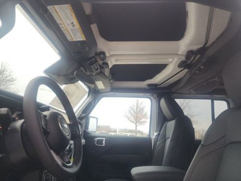 New 2026 Jeep Gladiator Sport AWD/4WD image 19