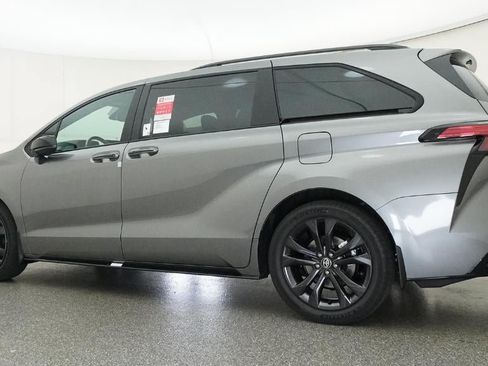 New 2026 Toyota Sienna XSE FWD image 20