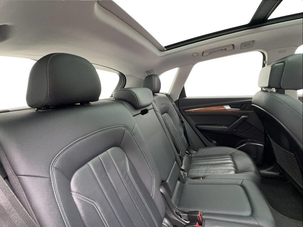 Used 2023 Audi Q5 2.0T Premium w/ Convenience Package AWD/4WD image 29