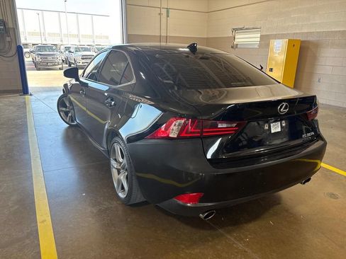 Used 2015 Lexus IS 350 w/ Navigation System Package RWD image 4