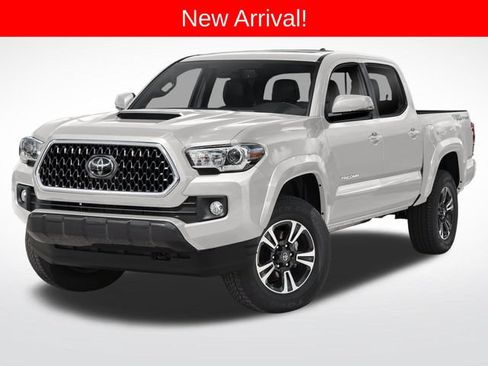 Used 2019 Toyota Tacoma TRD Sport w/ Technology Package RWD image 1