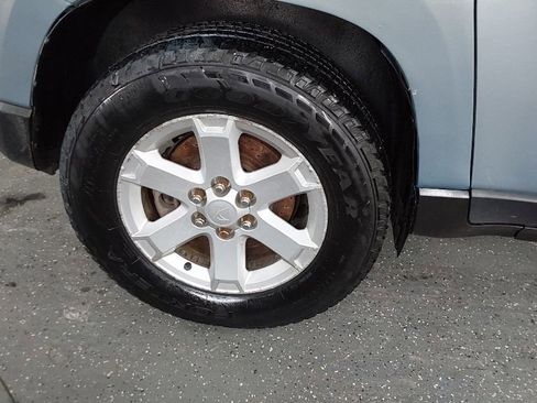 Used 2008 Saturn Outlook XE image 19