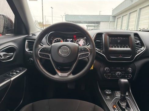 Used 2019 Jeep Cherokee Latitude w/ Popular Appearance Group image 20