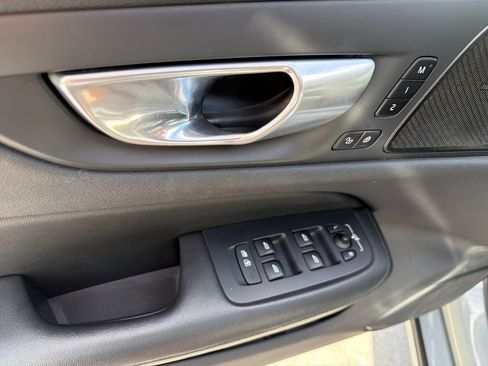 Used 2024 Volvo S60 B5 Plus FWD image 19
