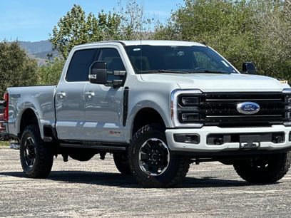 New 2026 Ford F350 Platinum w/ Tremor Off-Road Package