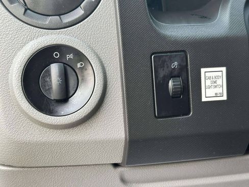 Used 2014 Ford E-350 and Econoline 350 Super Duty RWD image 21