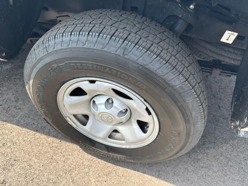 Used 2023 Toyota Tacoma SR RWD image 5