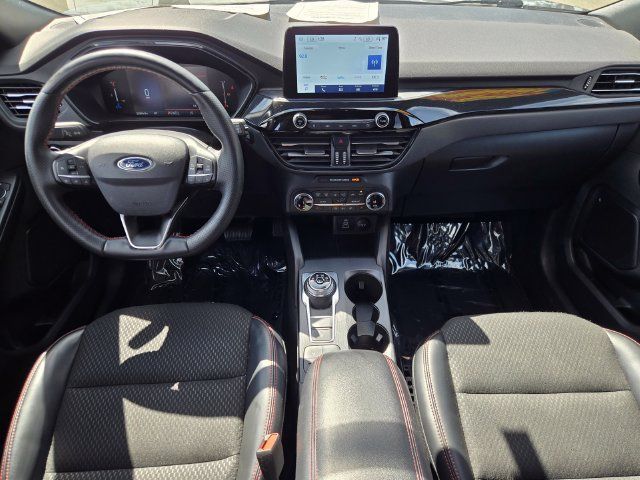 Certified 2025 Ford Escape ST-Line Select AWD/4WD image 15