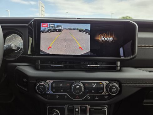 New 2026 Jeep Wrangler Unlimited Sahara AWD/4WD image 36