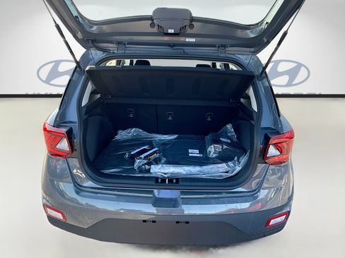 New 2026 Hyundai Venue SE image 18