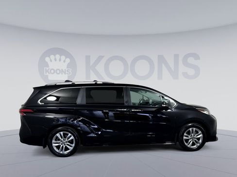 Used 2023 Toyota Sienna Limited AWD/4WD image 8