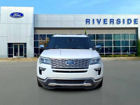 Used 2018 Ford Explorer Platinum AWD/4WD image 2