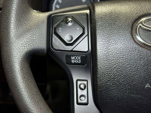 Used 2022 Toyota Tacoma SR image 8