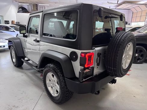 Used 2012 Jeep Wrangler Sport AWD/4WD image 5