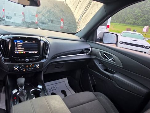Used 2023 Chevrolet Traverse LT w/ Midnight/Sport Edition AWD/4WD image 14